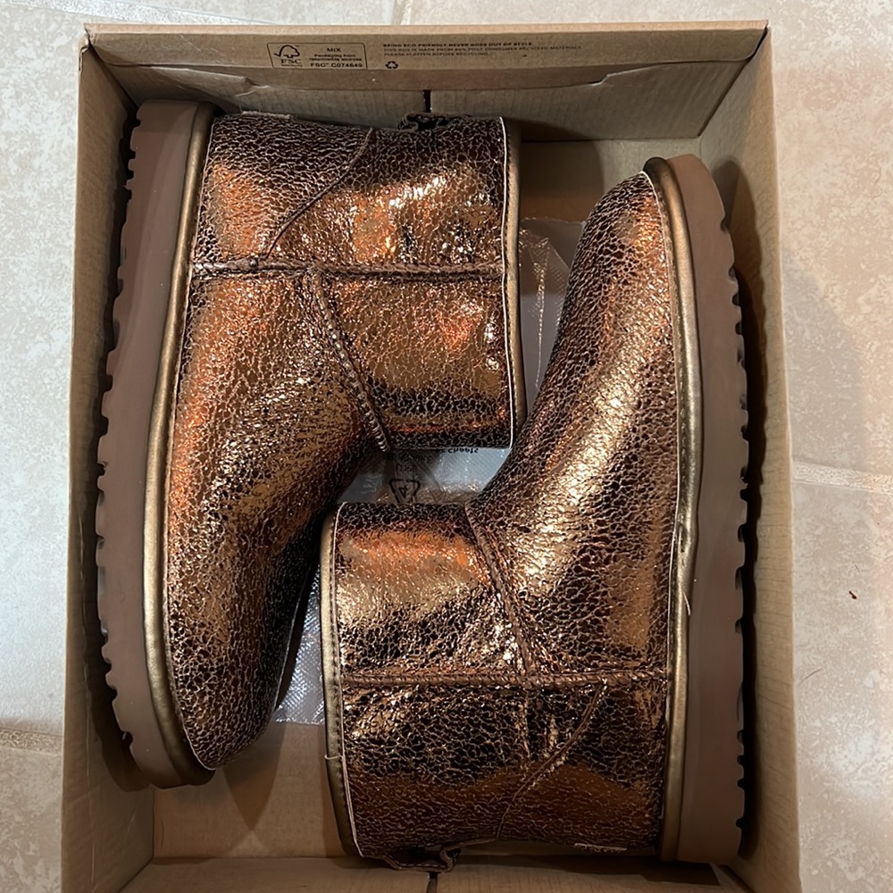 !Brand New! Ugg Classic Mini Metallic Sparkle Boot Women’s Size 8
